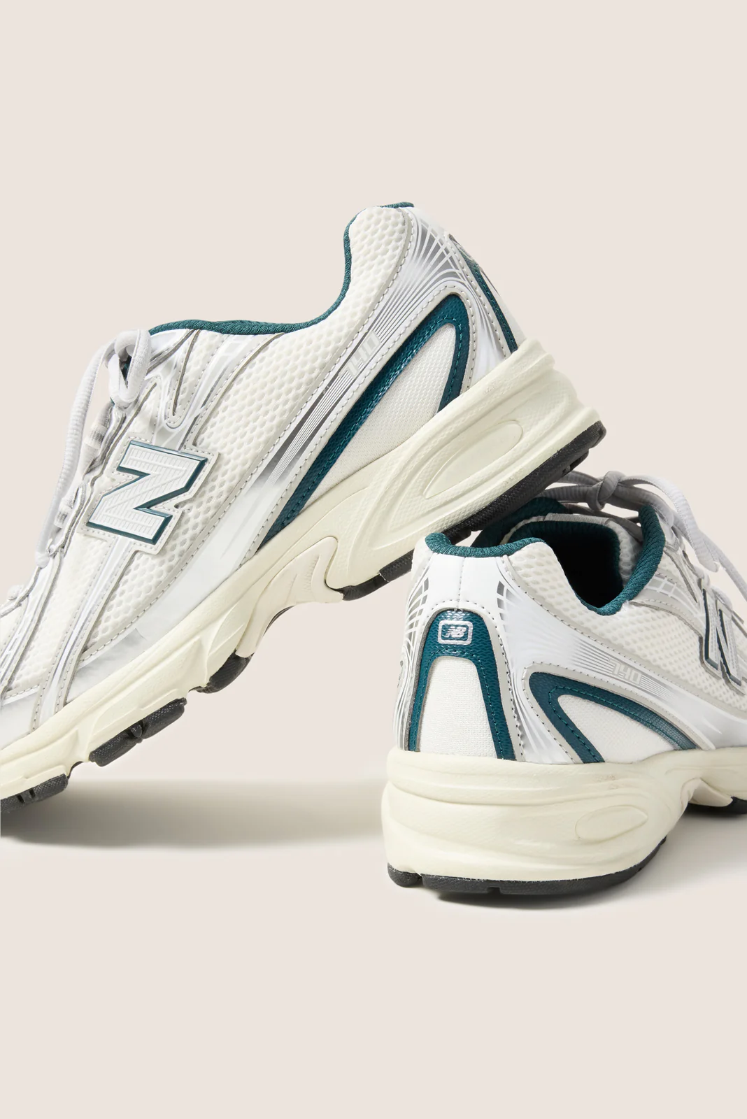 740 Sneaker - Image 3