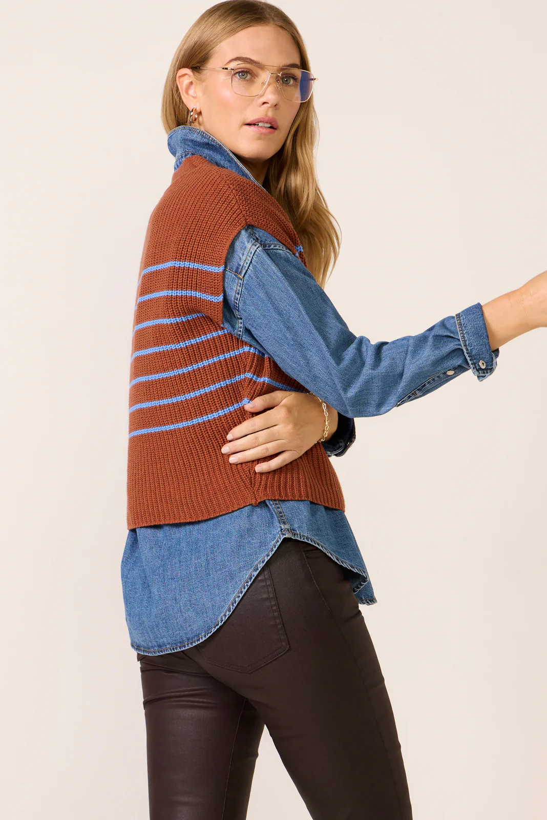 Aiden V-Neck Vest - Image 4