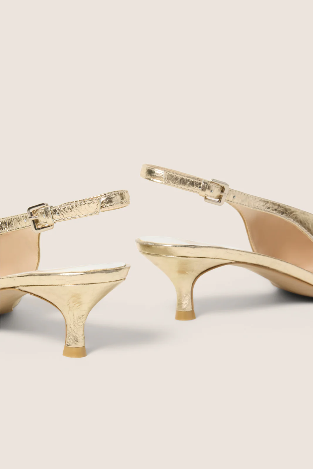 Alenna Heel - Image 3