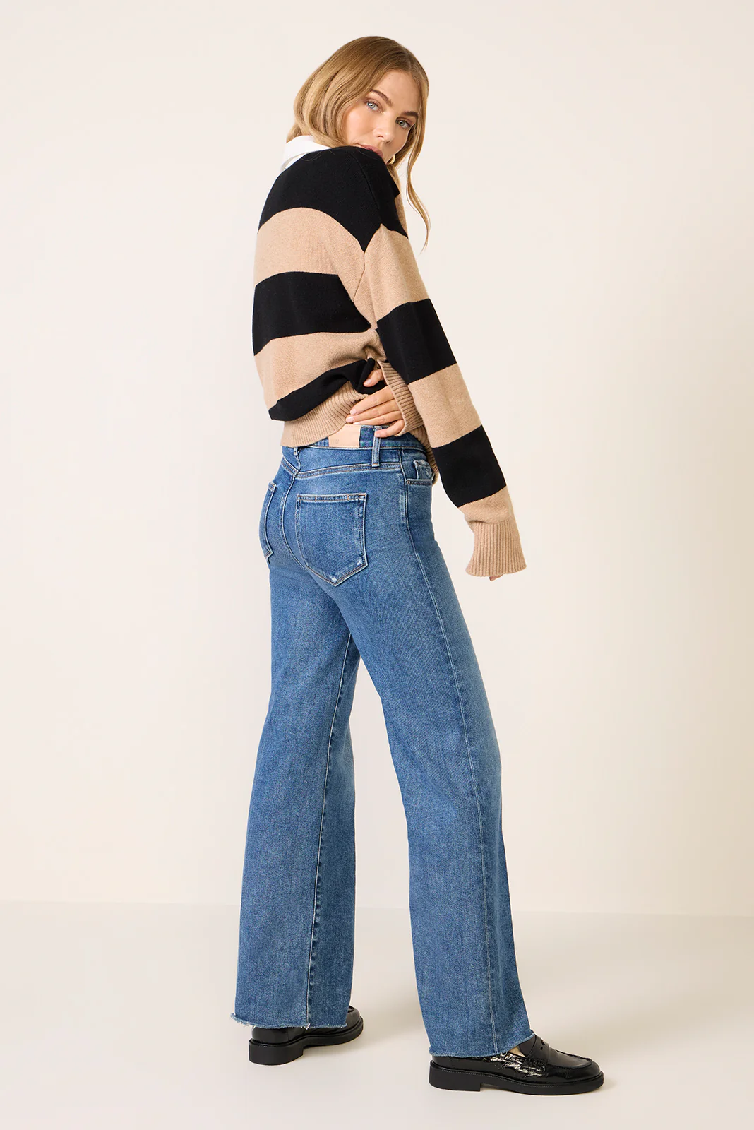 Anessa 31` w Raw Hem Wide Leg Jean - Image 4