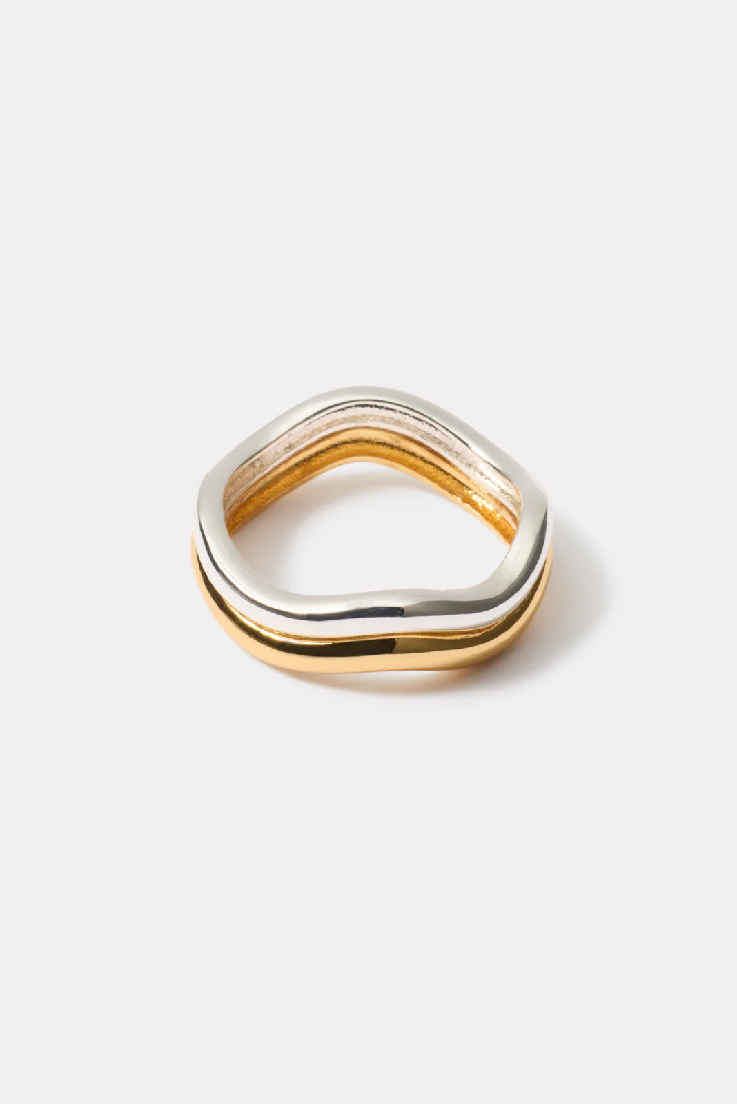 Deryl Two Tone Wavy Ring - Image 2