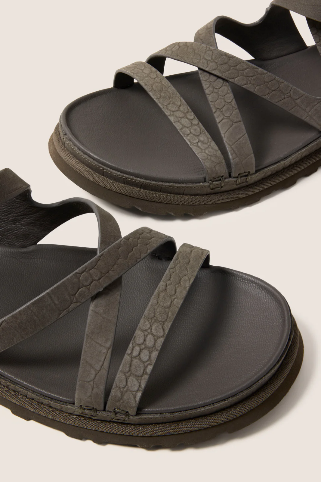Goldgengaze Embossed Ankle Wrap - Image 2