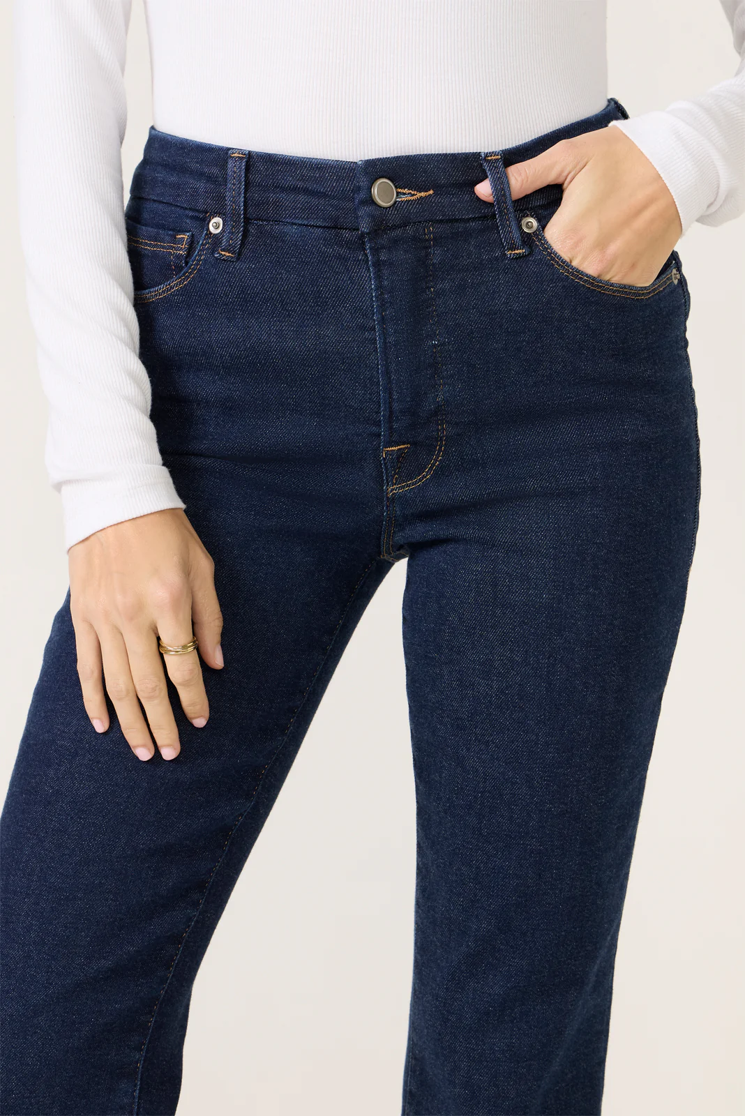 Good Legs Straight - Image 3