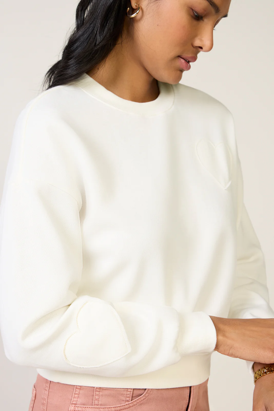 Heart It Sweatshirt - Image 3