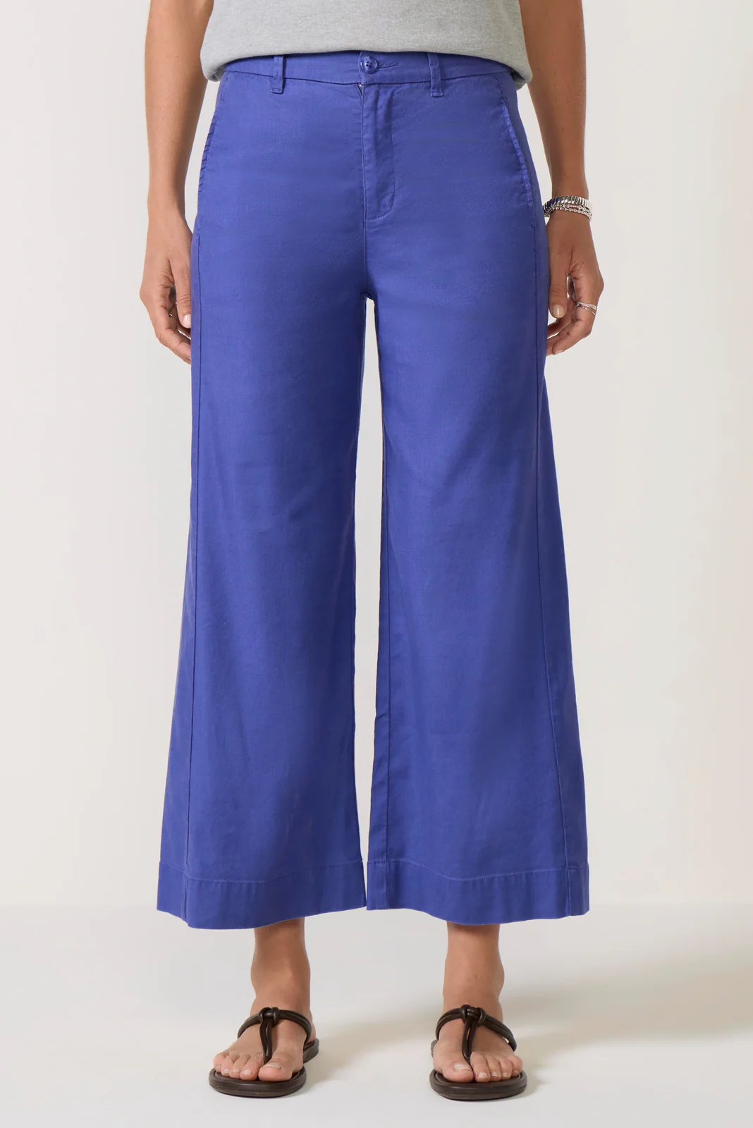 Joelle Stretch Linen Crop - Image 5