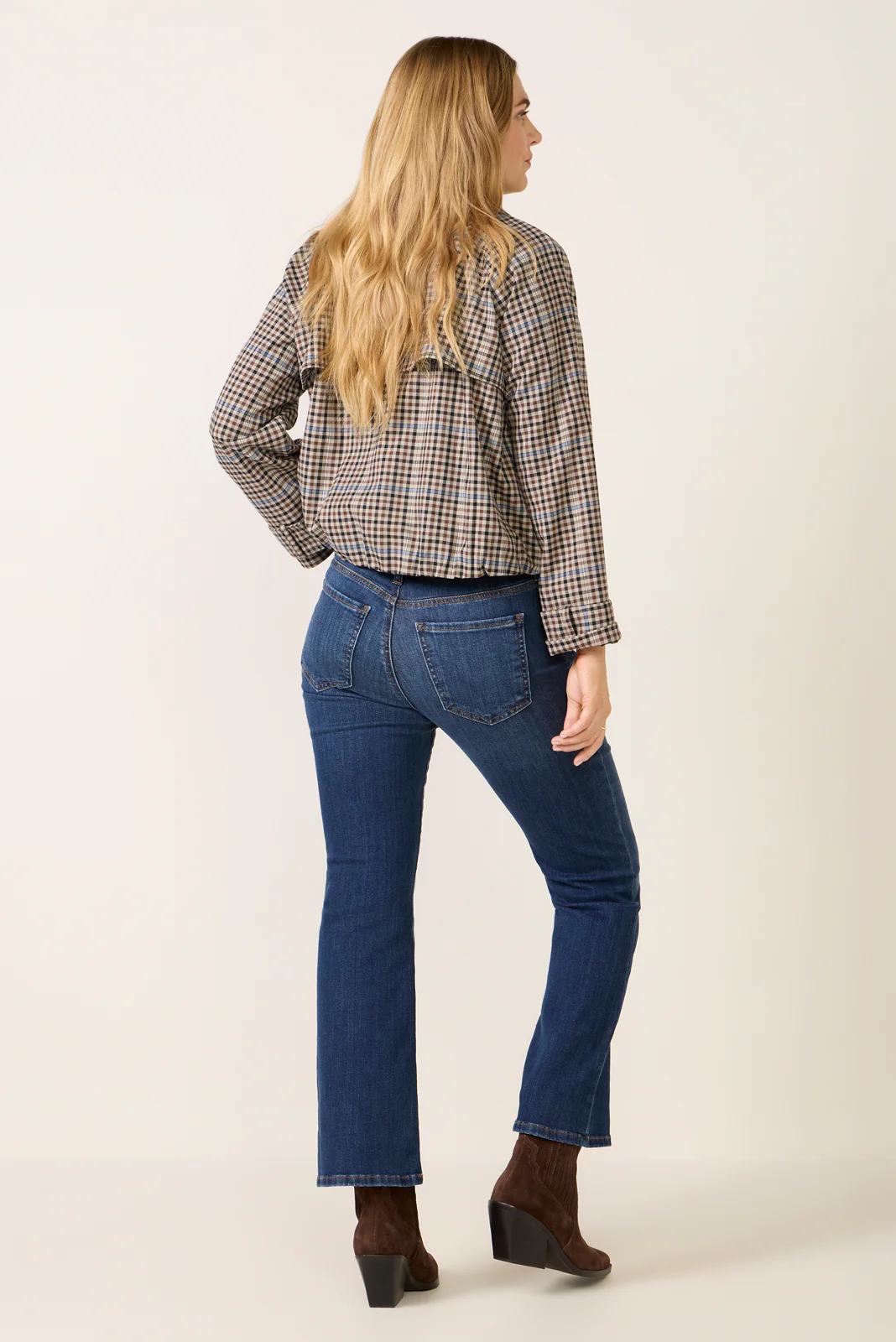Kelsey w Pocket Detail Jean - Image 4