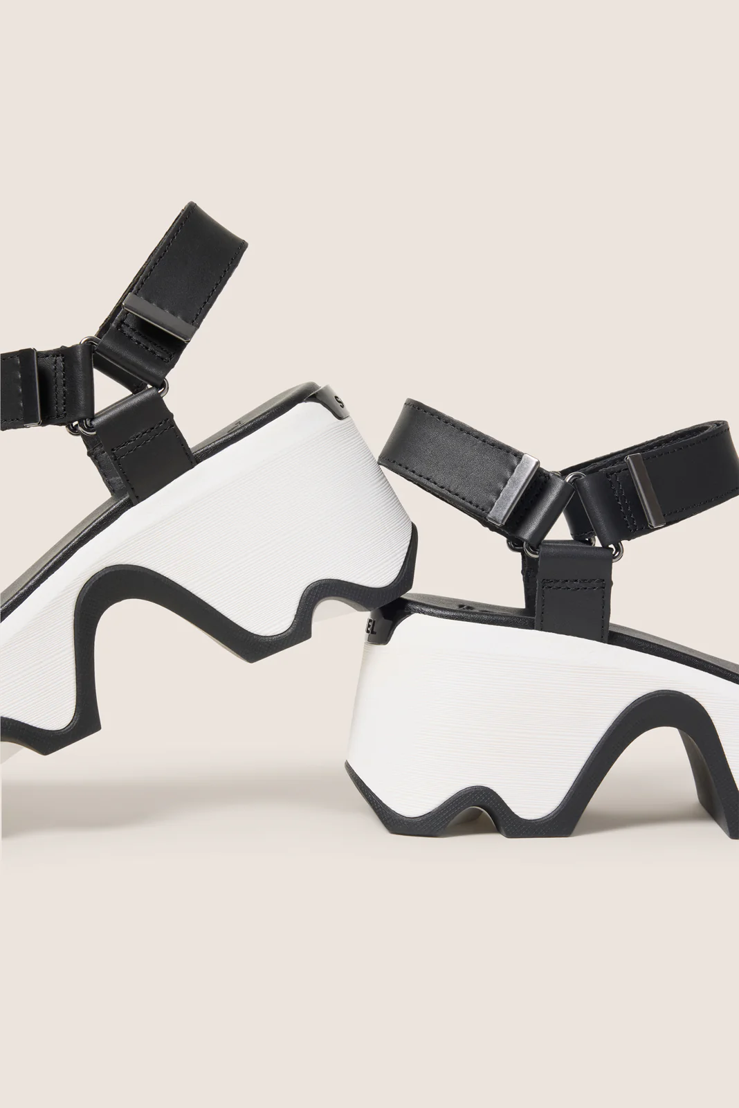 Kinetic Aura Y Strap Sandal - Image 3