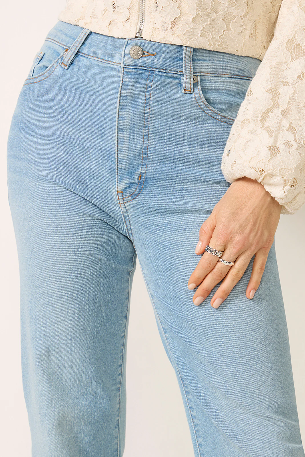 Le Sleek Straight Jean - Image 2