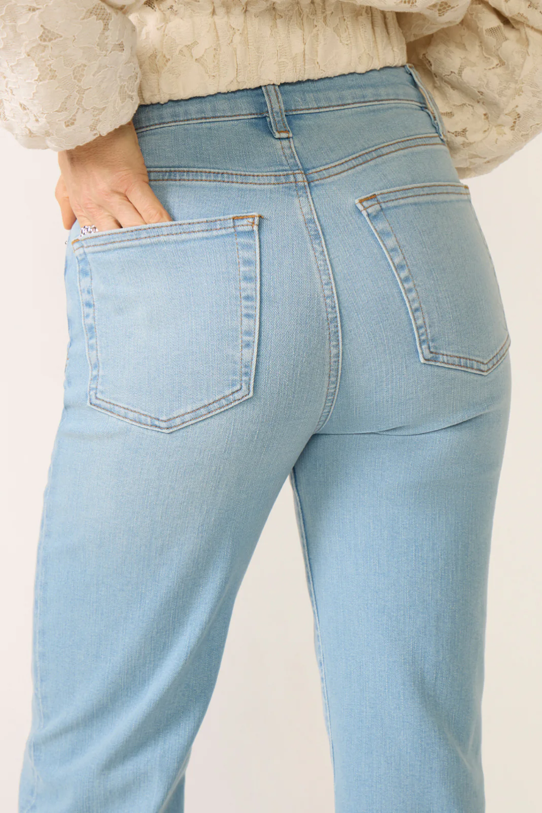 Le Sleek Straight Jean - Image 3