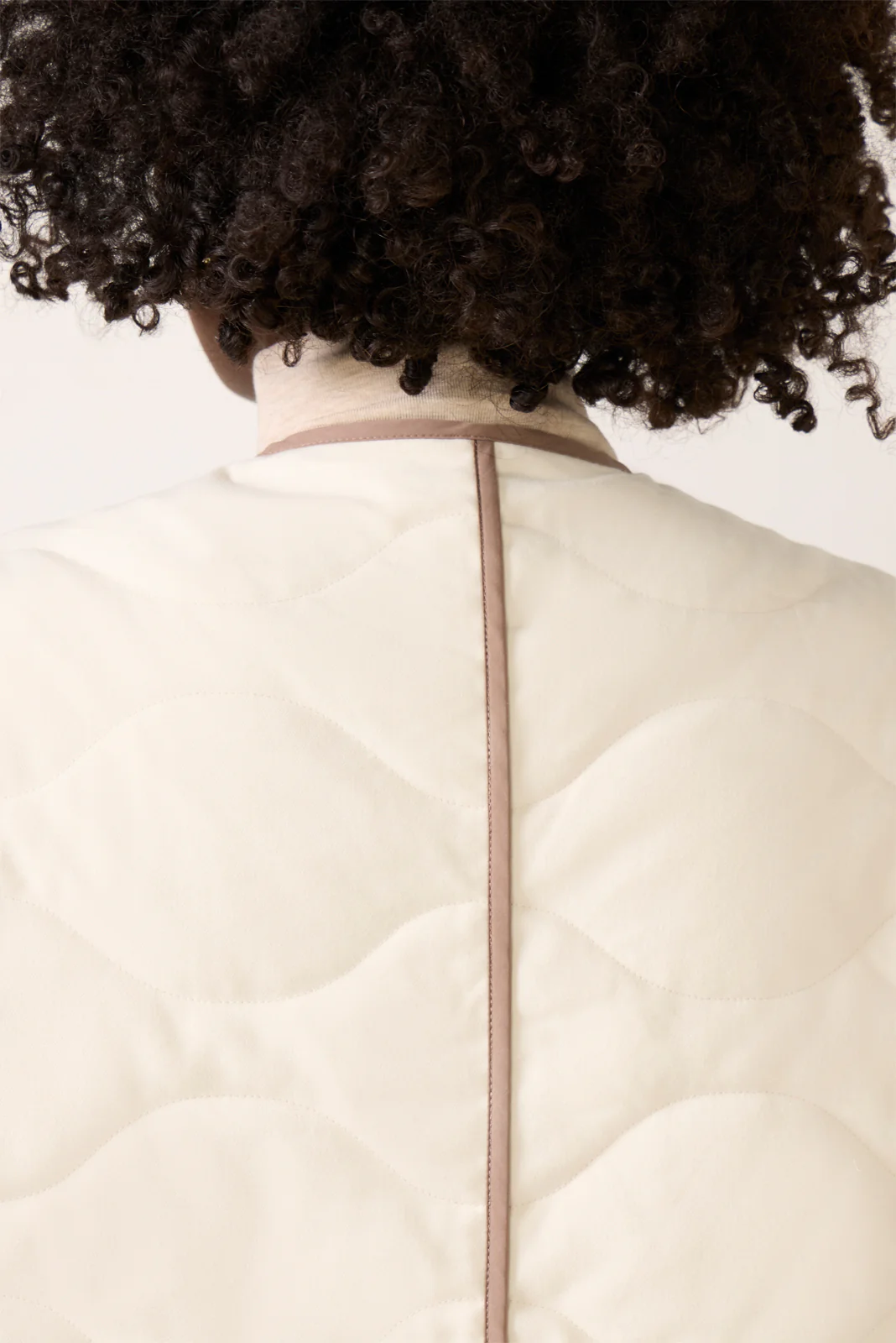 Lori Reversible Gilet - Image 4