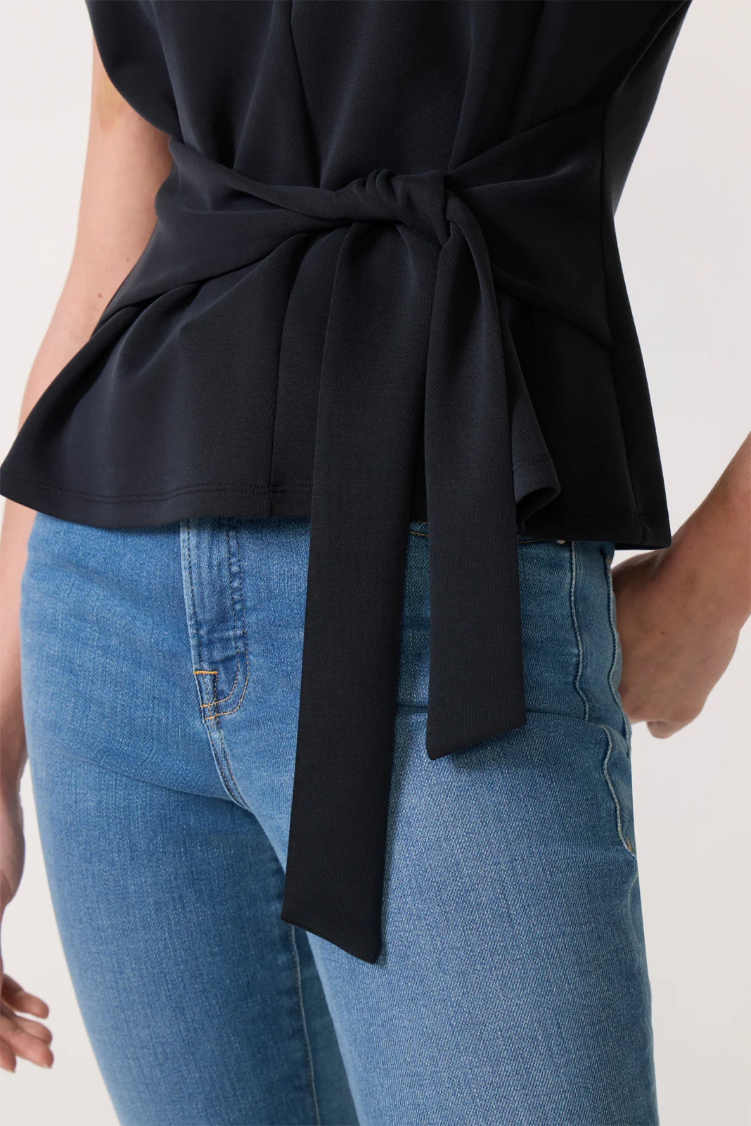Max Tie Front Scuba Top - Image 3