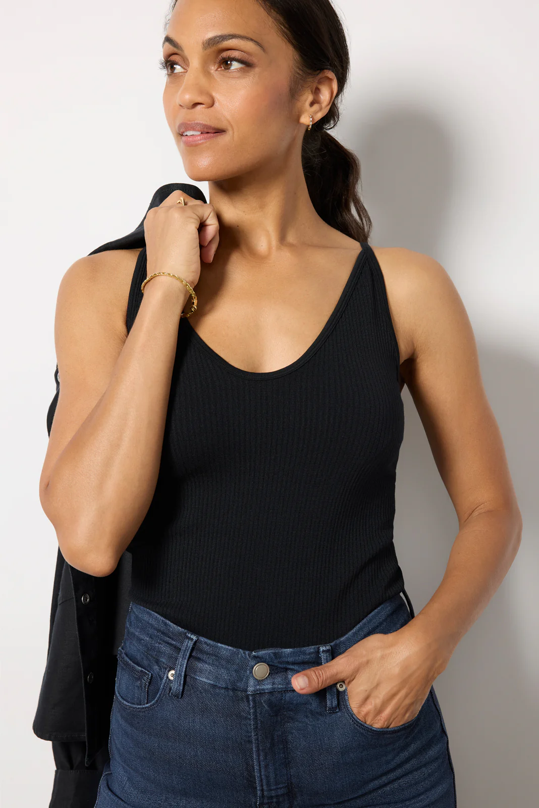 Nina Seamless V-Neck Tank - Image 6
