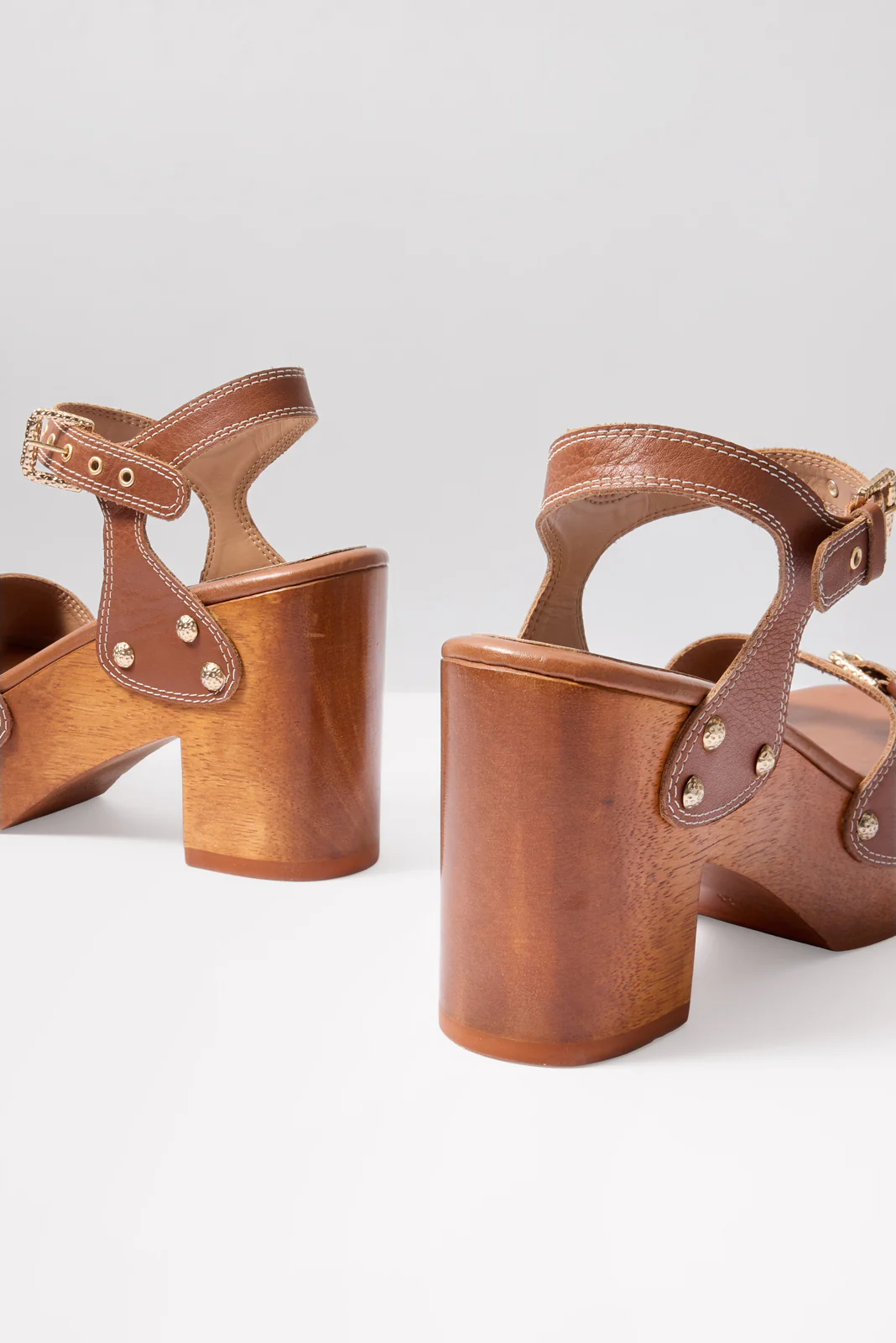 Yandy Wood Sandal - Image 3