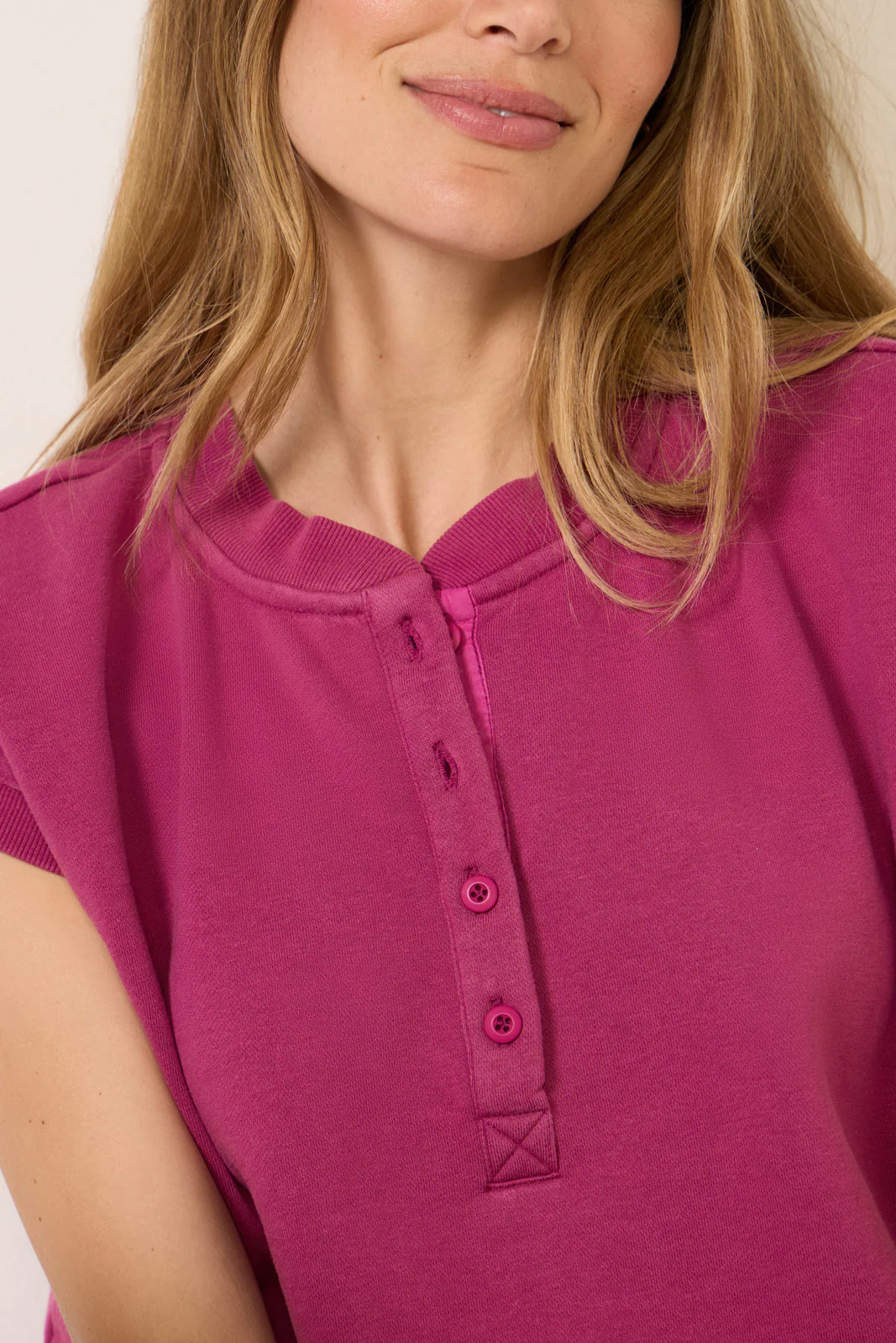 Zuri Sleeveless Henley Sweatshirt - Image 3